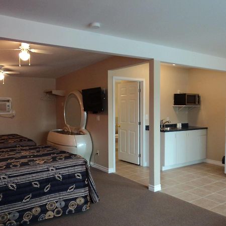 Rymal'S Motel Лимингтон Экстерьер фото