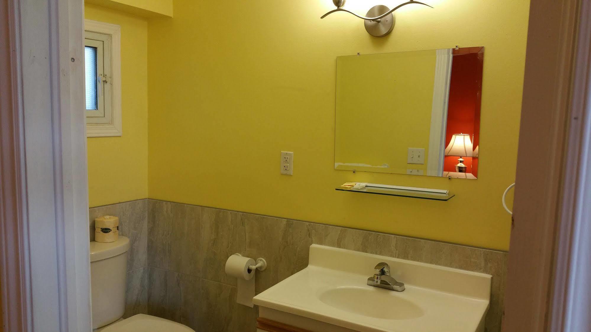 Rymal'S Motel Лимингтон Экстерьер фото