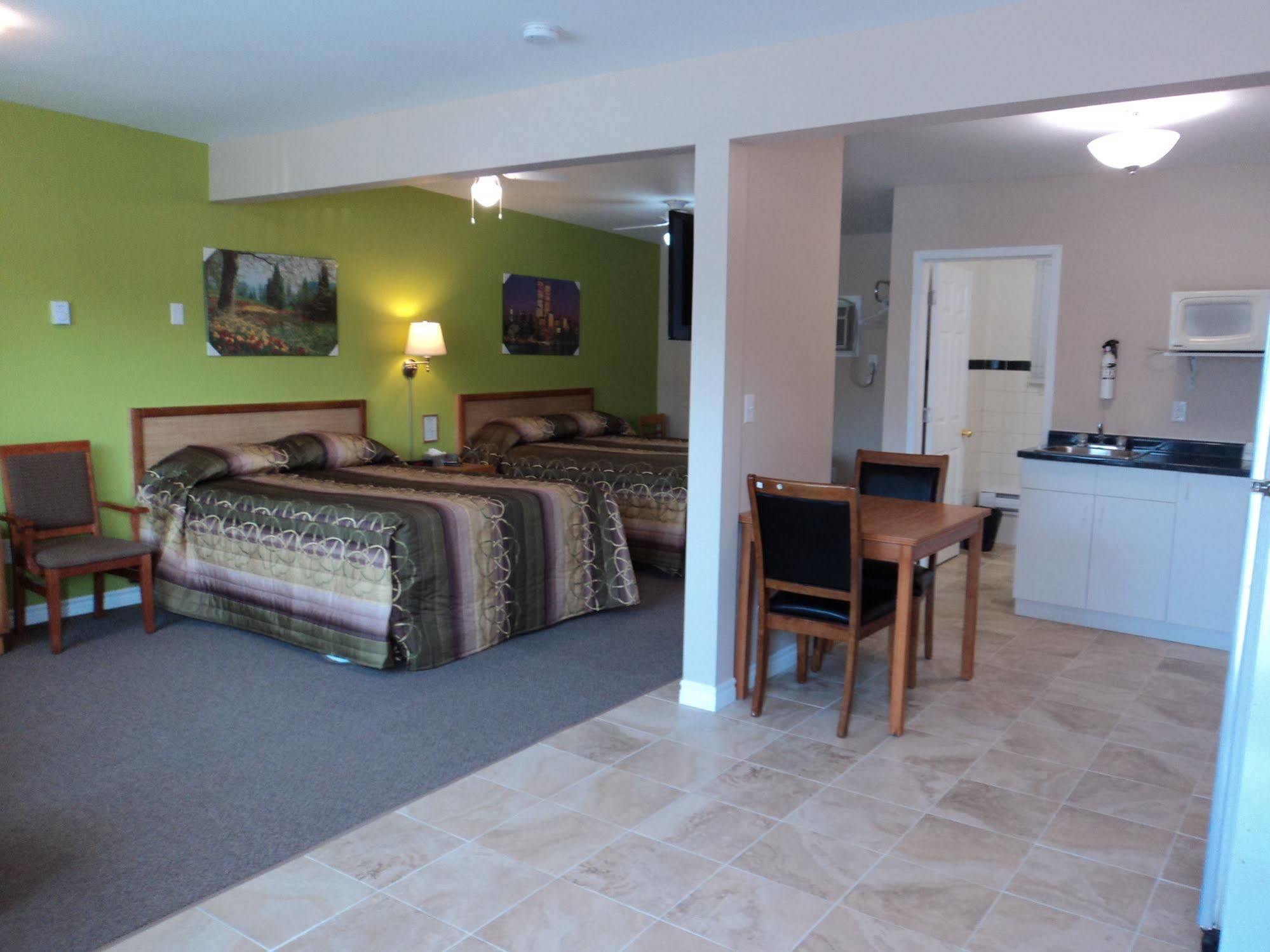 Rymal'S Motel Лимингтон Экстерьер фото
