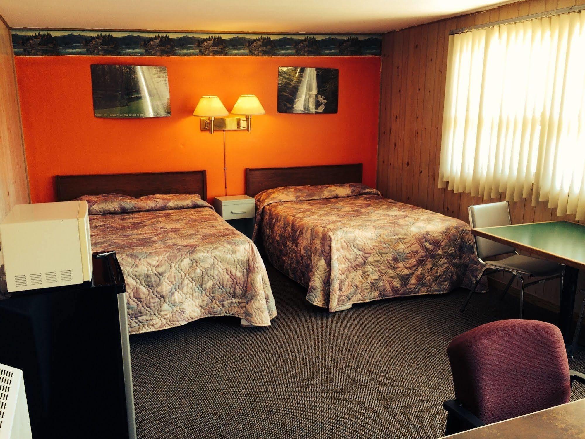 Rymal'S Motel Лимингтон Экстерьер фото
