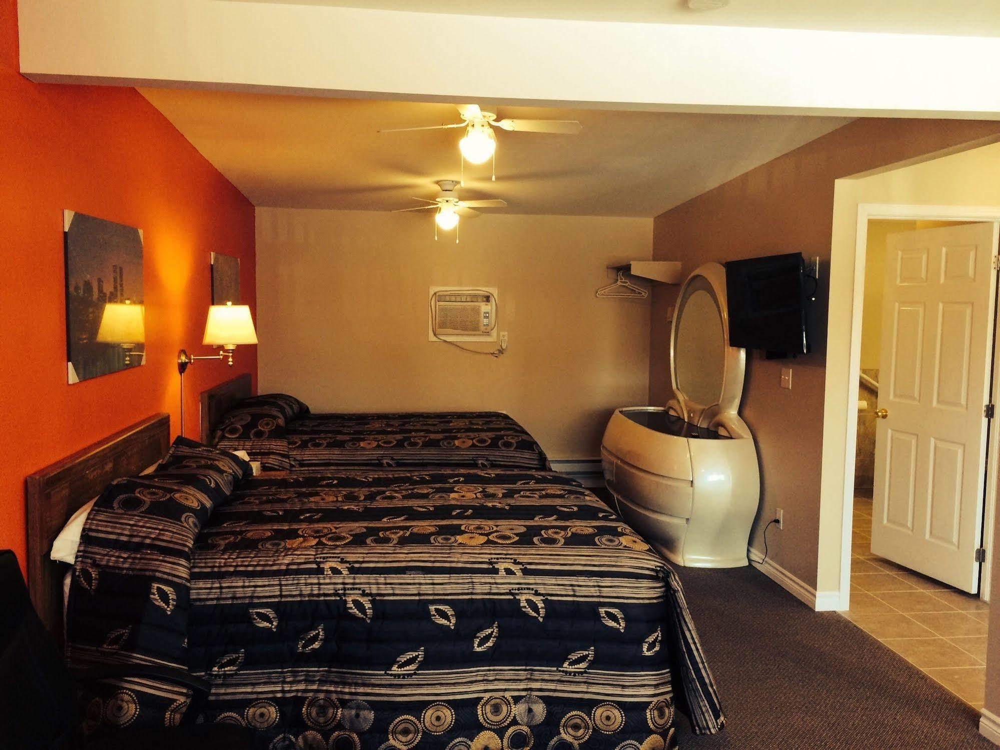 Rymal'S Motel Лимингтон Экстерьер фото